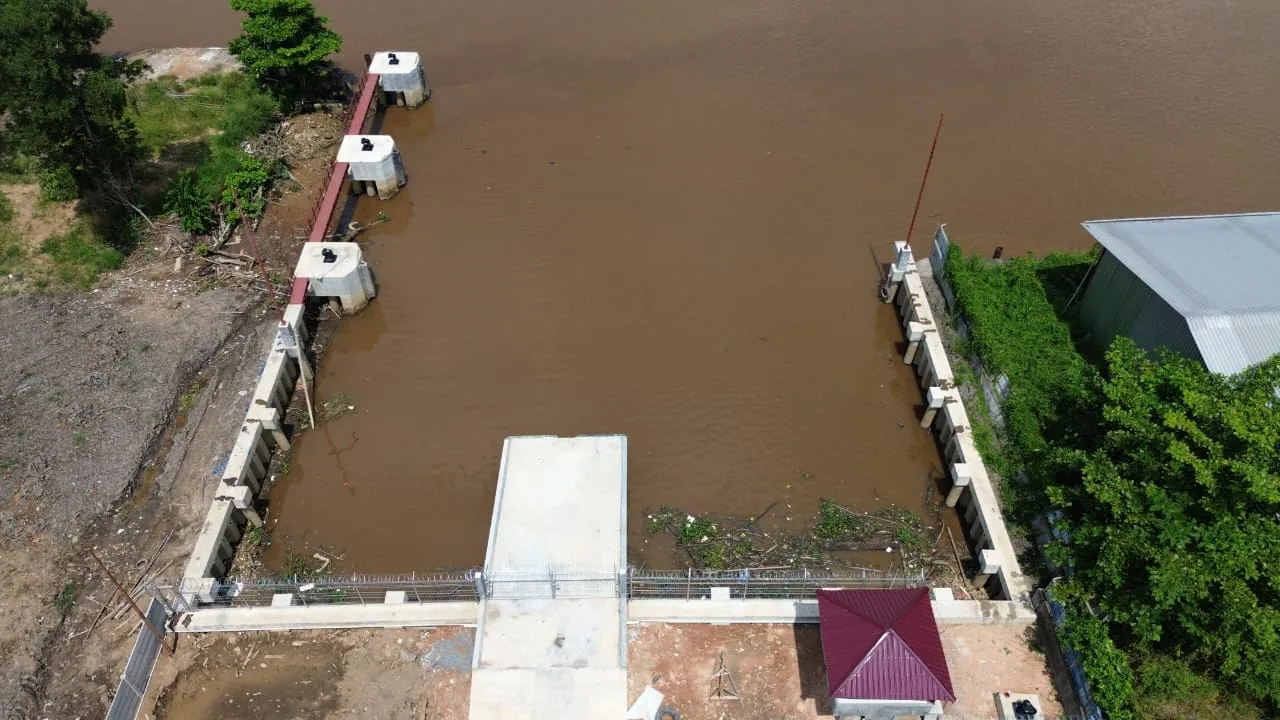 Tampak udara kolam dan struktur sandar dermaga TUKS
